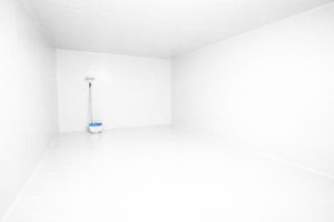 عزل خزان ارضي بالكامل لمنع تسربات المياه